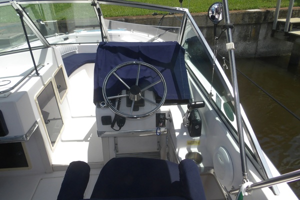 22ft Grady White Yacht For Sale