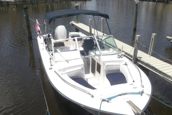 22ft Grady White Yacht For Sale