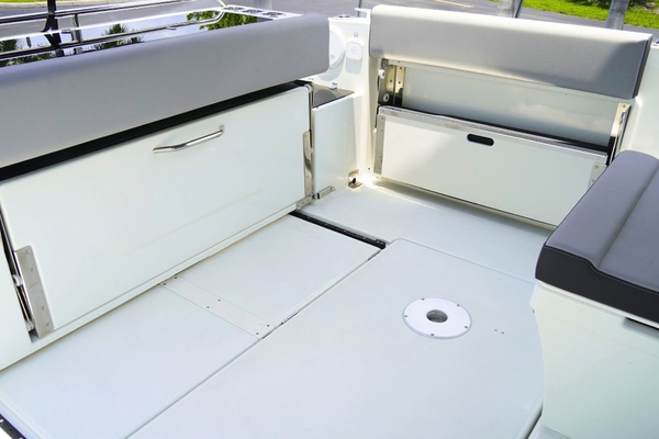 29ft Jeanneau Yacht For Sale