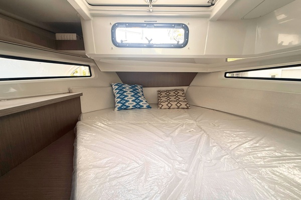 29ft Jeanneau Yacht For Sale