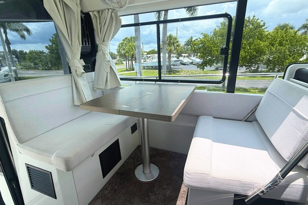 29ft Jeanneau Yacht For Sale