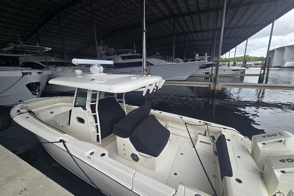 33ft Boston Whaler Yacht For Sale