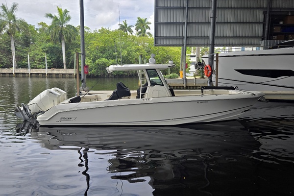 33ft Boston Whaler Yacht For Sale