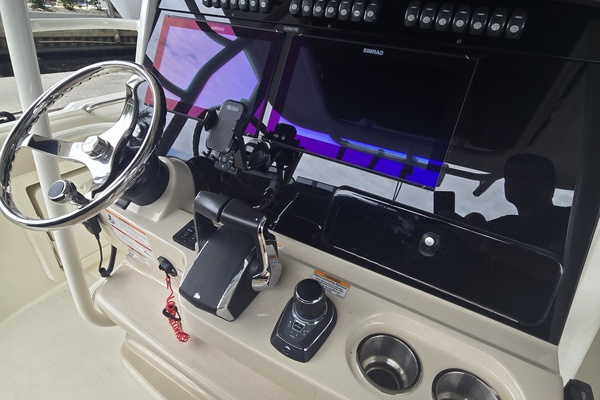 33ft Boston Whaler Yacht For Sale