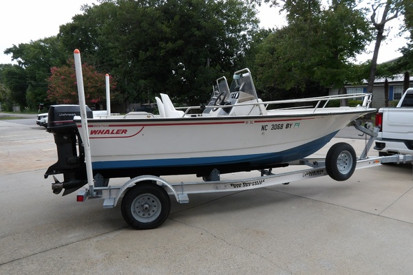 16ft Boston Whaler Yacht For Sale