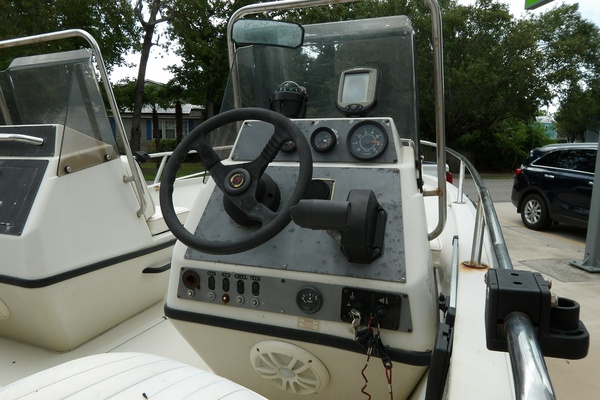 16ft Boston Whaler Yacht For Sale