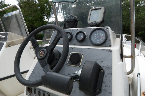 16ft Boston Whaler Yacht For Sale