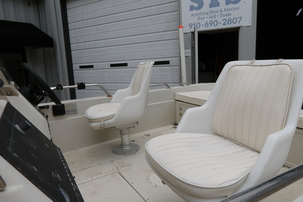 16ft Boston Whaler Yacht For Sale
