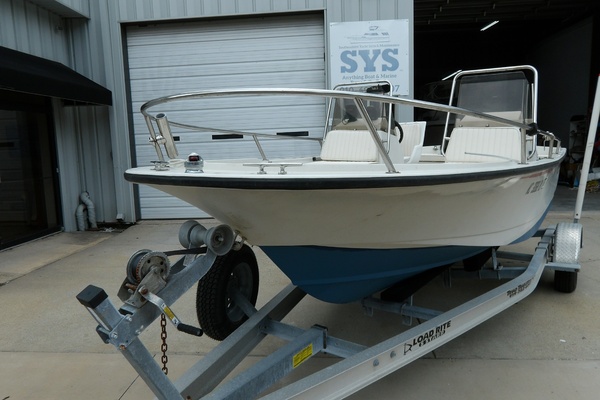 16ft Boston Whaler Yacht For Sale