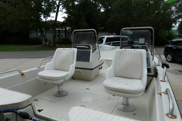 16ft Boston Whaler Yacht For Sale