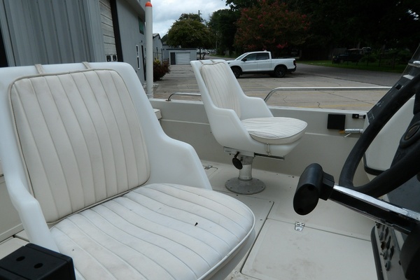 16ft Boston Whaler Yacht For Sale
