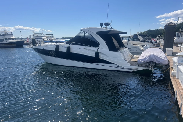 36-ft-Cruisers Yachts-2010-360 Express-Starr-Board Kingston Ontario Canada  yacht for sale
