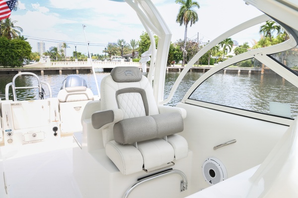 25ft World Cat Yacht For Sale