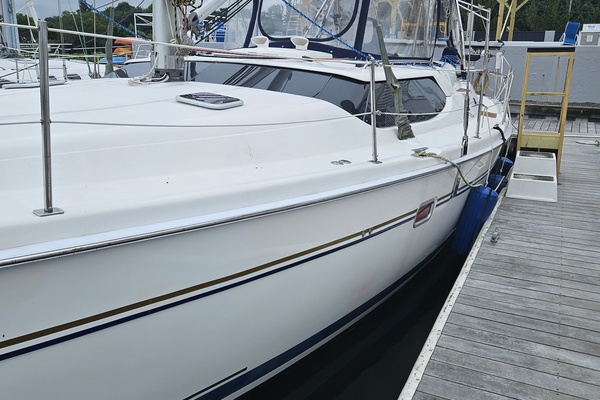 45ft Hunter Yacht For Sale