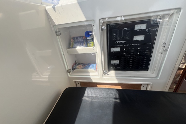 The Pearl 33ft True North Yacht For Sale