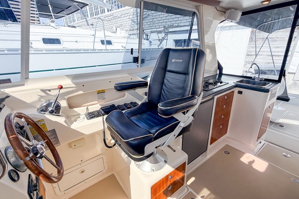 The Pearl 33ft True North Yacht For Sale