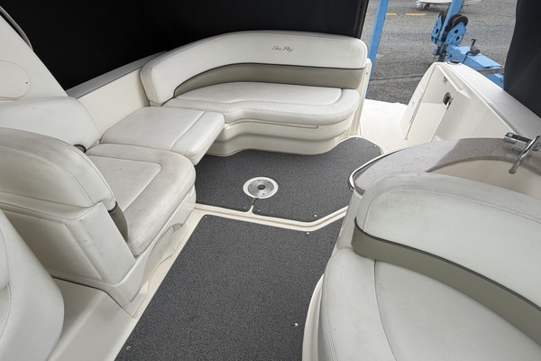 26ft Sea Ray Yacht For Sale
