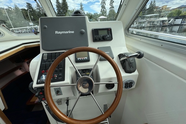 33ft Back Cove Yacht For Sale