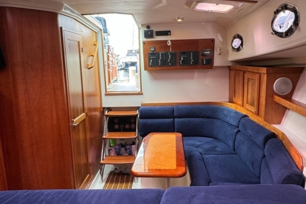 33ft Back Cove Yacht For Sale