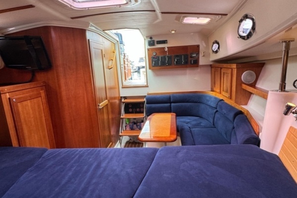 33ft Back Cove Yacht For Sale