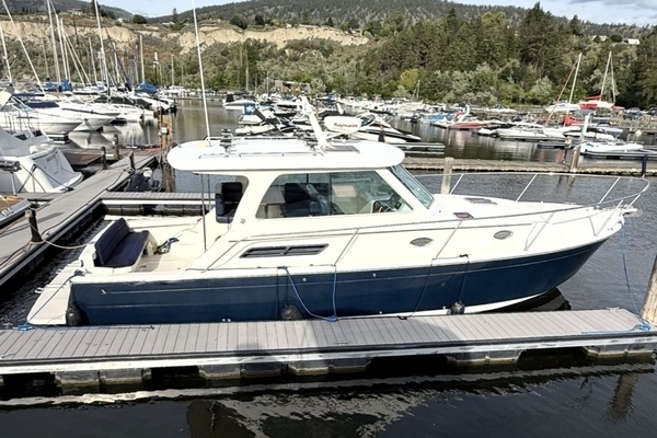 33ft Back Cove Yacht For Sale