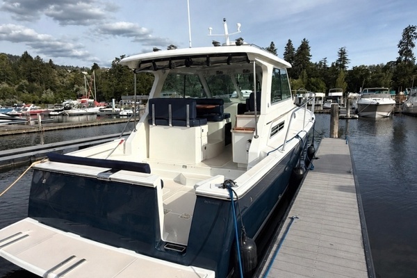 33ft Back Cove Yacht For Sale