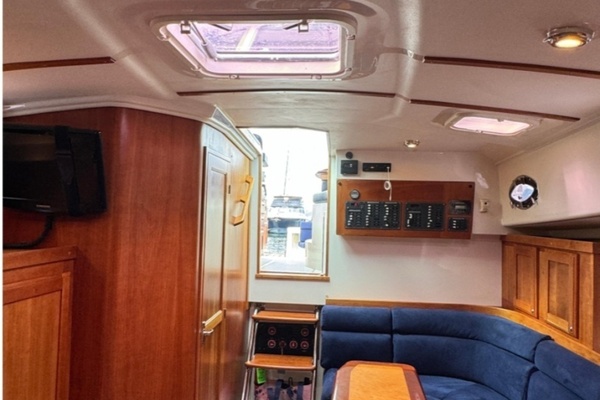 33ft Back Cove Yacht For Sale
