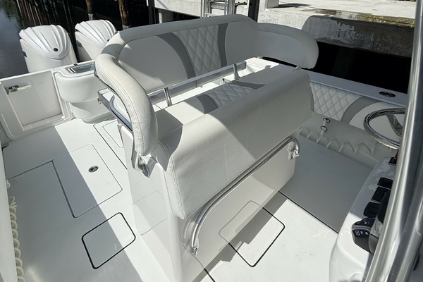 32ft Contender Yacht For Sale