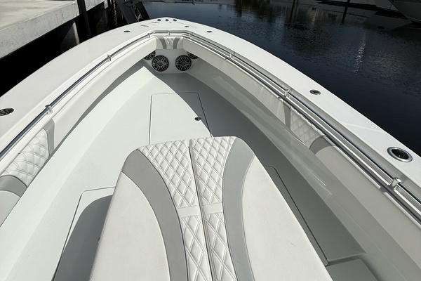 32ft Contender Yacht For Sale