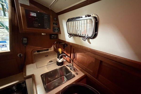 24ft Pacific Seacraft Yacht For Sale