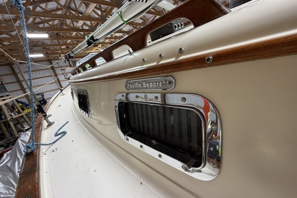 24ft Pacific Seacraft Yacht For Sale