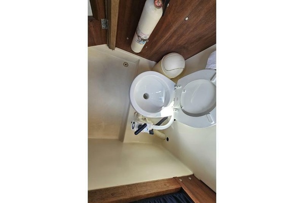 Windancer 30ft Pearson Yacht For Sale