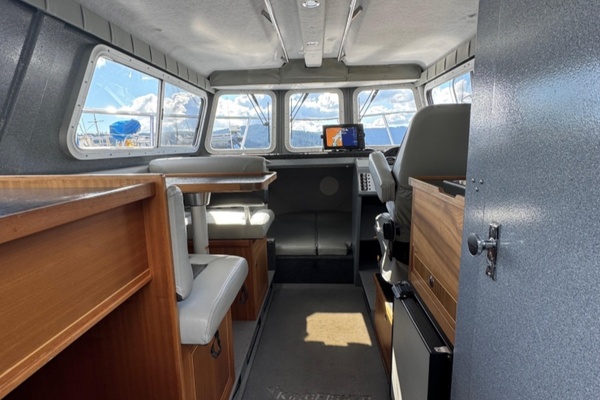 27ft KingFisher Yacht For Sale