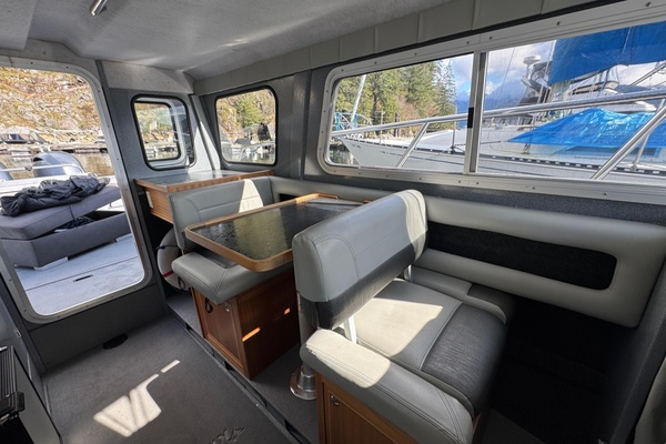 27ft KingFisher Yacht For Sale