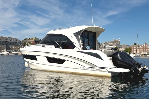 27ft Beneteau Yacht For Sale
