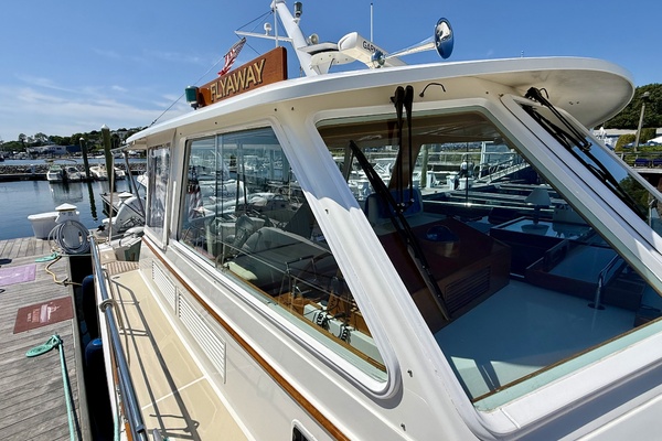 FLYAWAY 49ft Grand Banks Yacht For Sale