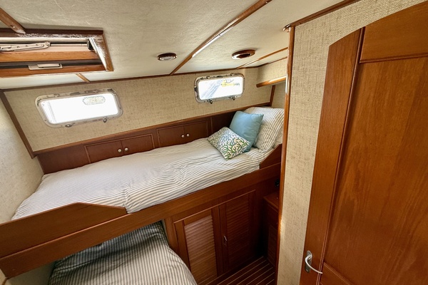 FLYAWAY 49ft Grand Banks Yacht For Sale