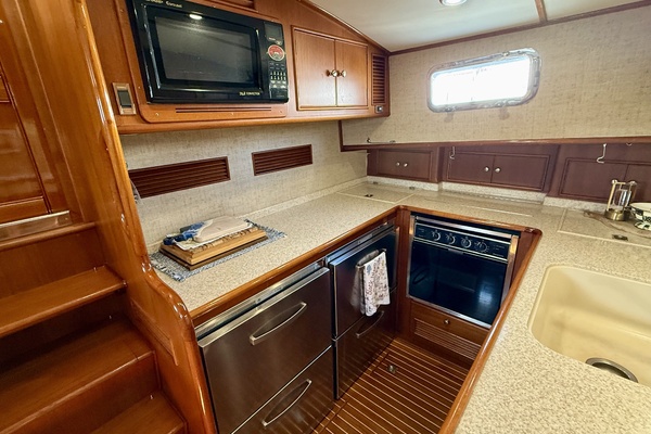 FLYAWAY 49ft Grand Banks Yacht For Sale