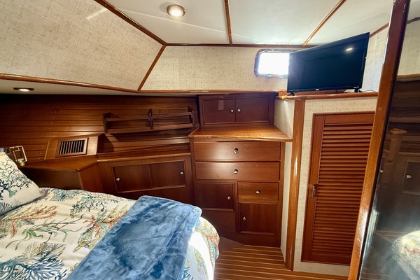 FLYAWAY 49ft Grand Banks Yacht For Sale