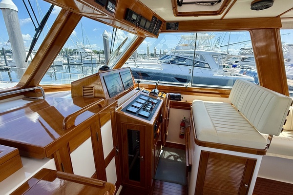 FLYAWAY 49ft Grand Banks Yacht For Sale
