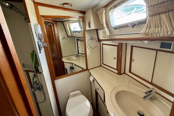 FLYAWAY 49ft Grand Banks Yacht For Sale