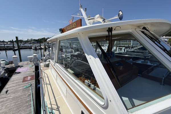 FLYAWAY 49ft Grand Banks Yacht For Sale