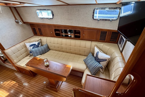 FLYAWAY 49ft Grand Banks Yacht For Sale