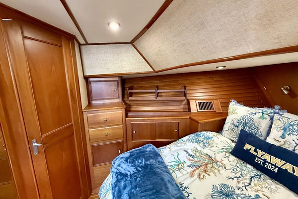 Grand Banks 49 Eastbay HX Yacht For Sale