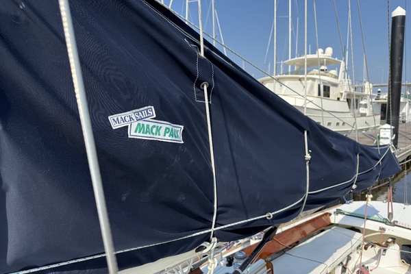 Sea Horse 28ft Alerion Yacht For Sale