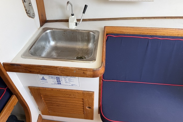 Sea Horse 28ft Alerion Yacht For Sale