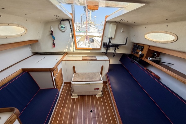 Sea Horse 28ft Alerion Yacht For Sale