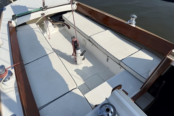 Sea Horse 28ft Alerion Yacht For Sale