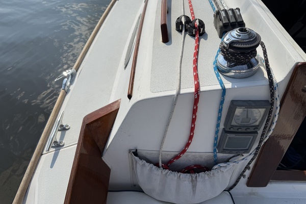 Sea Horse 28ft Alerion Yacht For Sale
