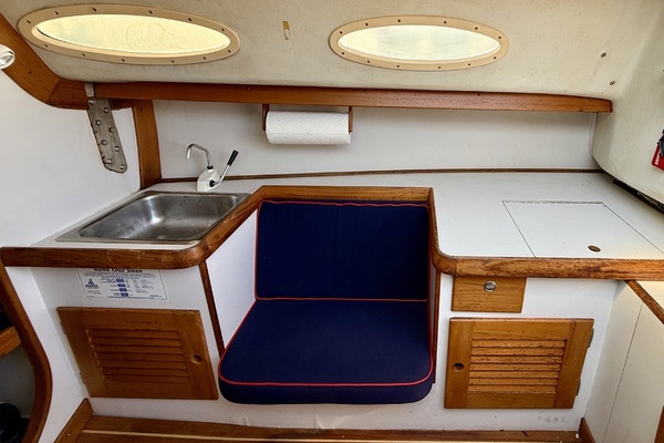 Sea Horse 28ft Alerion Yacht For Sale